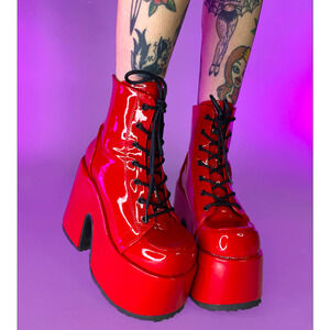 Demonia Camel 203 Red Patent Leather Platform Boots Women's Size 8